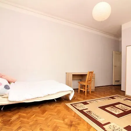 Lägenhet Michalowskiego 15 *