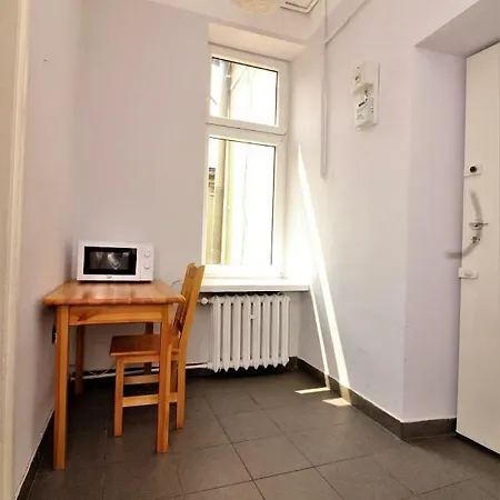 Michalowskiego 15 *